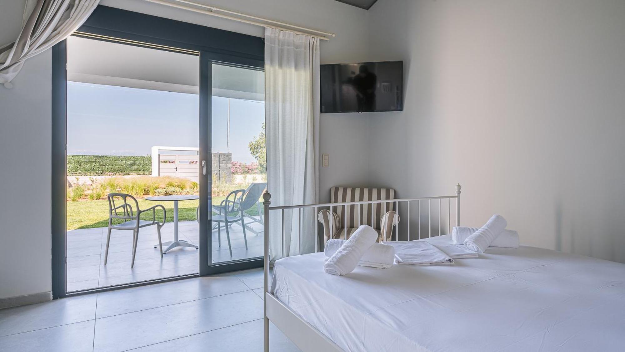 Electra Beachfront Suites, Nea Irakleia Εξωτερικό φωτογραφία