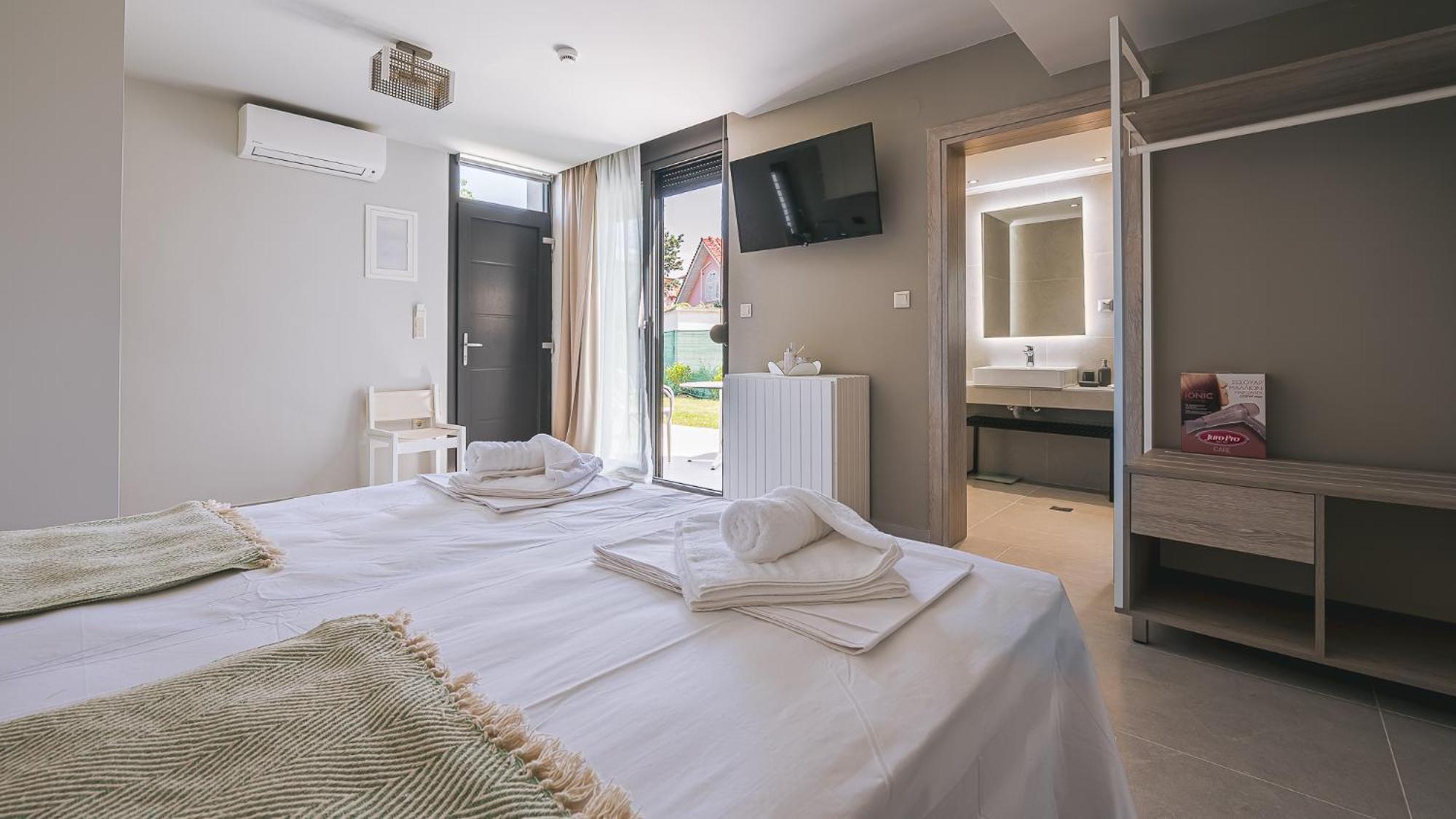 Electra Beachfront Suites, Nea Irakleia Εξωτερικό φωτογραφία